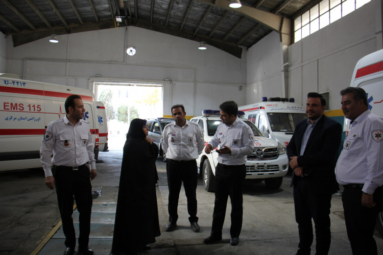 بازدید مدیر توانمند سازی نیروهای داوطلب و سازمانهای مردم نهاد سازمان اورژانس کشور از تعمیرگاه متمرکز اورژانس ۱۱۵