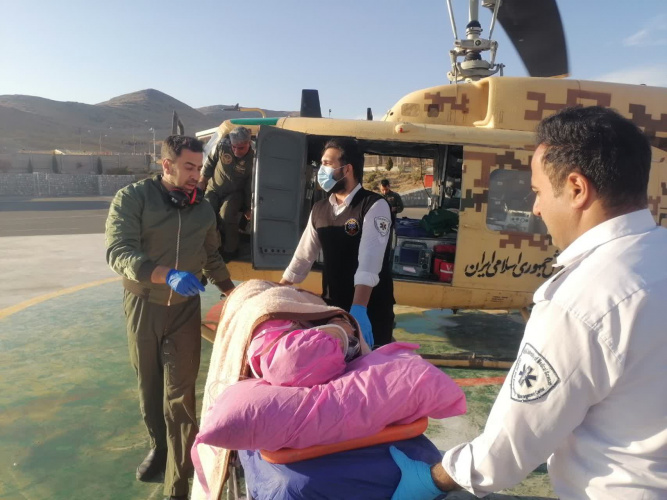 برخورد پراید و مینی‌بوس در محور محلات–آبگرم با ۵ مصدوم؛ اعزام مادر باردار با بالگرد به اراک