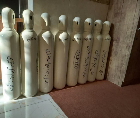 اهدای یازده عدد کپسول اکسیژن توسط خیرین به اورژانس ۱۱۵ شهرستان فراهان