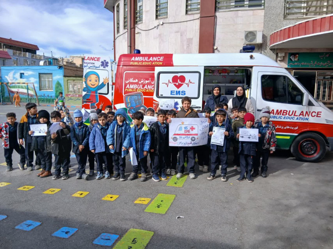 آموزش آشنایی با خدمات اورژانس ۱۱۵ و کمک‌های اولیه ویژه دانش آموزان مدرسه شهید بهرامی