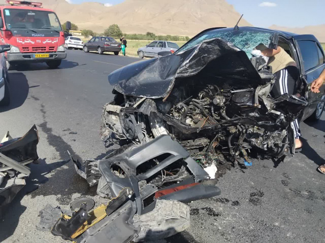 برخورد پژو ۴۰۵ با گاردریل در محور قم، یک فوتی بر جای گذاشت