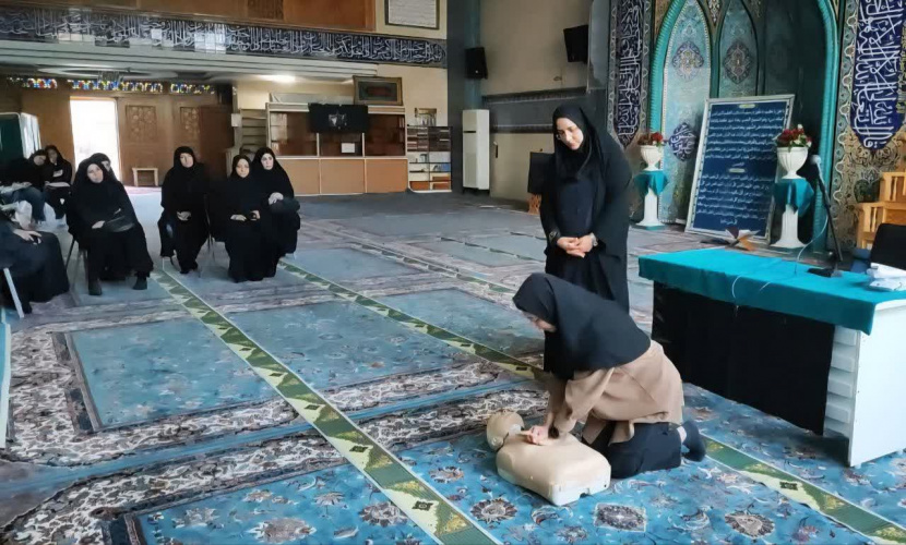 برگزاری دوره آموزش فوریت های پزشکی در جنگ در مسجد پیامبر اعظم (ص) اراک