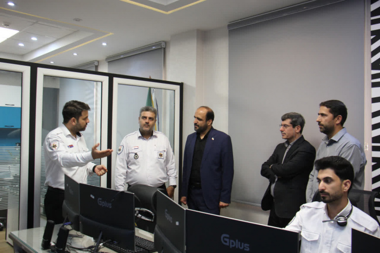 بازدید مدیرکل صدا و سیمای استان مرکزی از مرکز فوریت‌های پزشکی