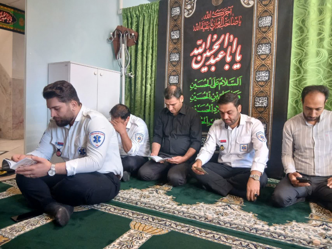 برگزاری مراسم پرفیض زیارت عاشورا در ستاد اورژانس ۱۱۵ استان مرکزی