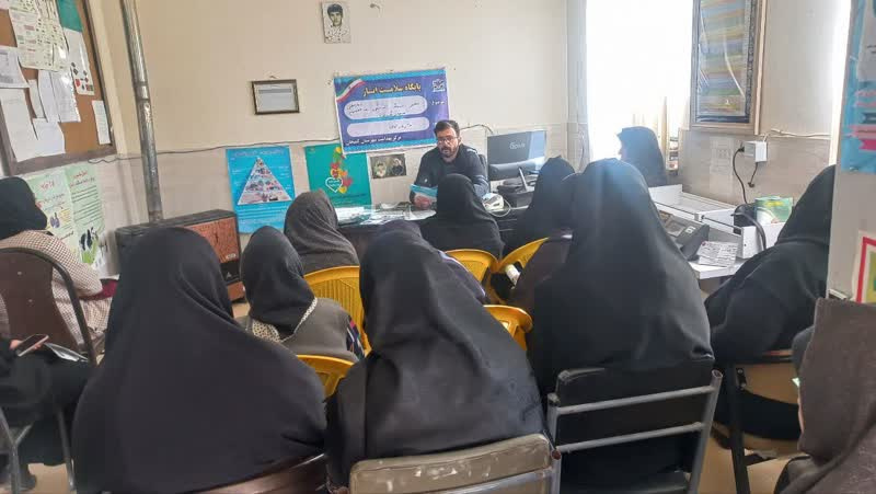 برگزاری جلسه آموزشی تب برفکی، تب مالت و مقاومت میکروبی برای داوطلبین سلامت پایگاه انار