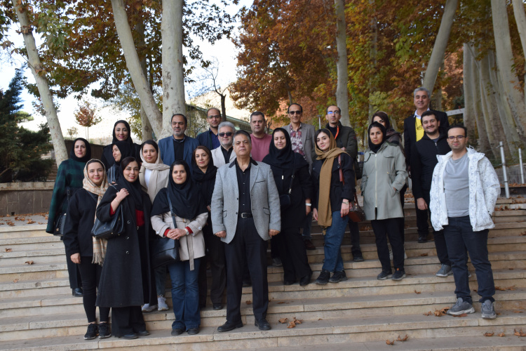 برگزاری تور گردشگری  کوچه باغ های محلات ویژه پزشکان متخصص بیمارستان محلات