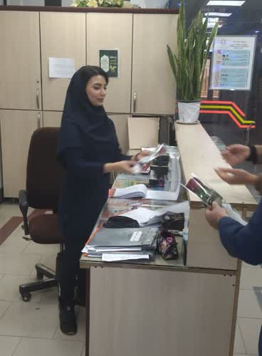 تبریک سرپرست شبکه بهداشت و درمان و شهرستان آشتیان به مناسبت میلاد با سعادت حضرت زهرا (س)به پرسنل بیمارستان