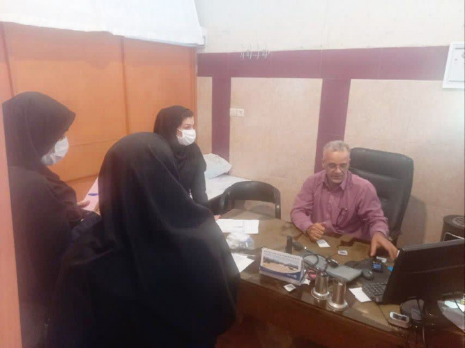 بازدید کارشناسان شبکه بهداشت و درمان شهرستان خنداب از مطبهای سطح شهرستان  با هدف ارزیابی بهداشت محیط، ایمنی تجهیزات پزشکی و رعایت ضوابط درمانی انجام شد