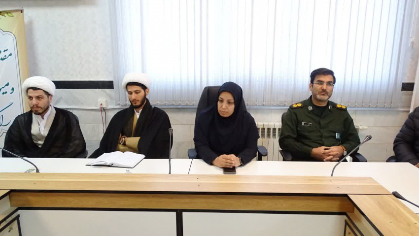 آیین تجلیل از بانوان حوزه سلامت شهرستان خنداب به مناسبت ولادت حضرت زهرا (س) و روز زن برگزار شد