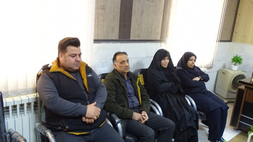 دیدار سرپرست شبکه بهداشت و درمان شهرستان خنداب با فرمانده ناحیه مقاومت بسیج به مناسبت روز پاسدار