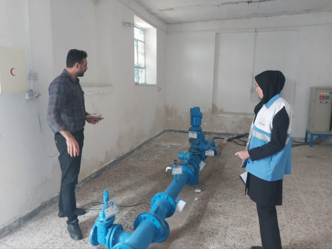 بازدید مشترک کارشناسان بهداشت محیط و آبفا از تأسیسات آبرسانی خنداب