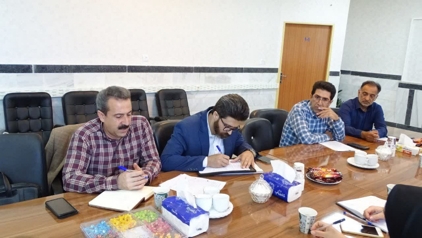 برگزاری جلسه ستاد هماهنگی بیمه سلامت و برنامه پزشک خانواده با محوریت ارتقای نظام ارجاع در شهرستان خنداب