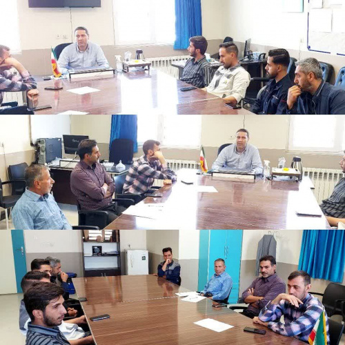 نشست مدیر بیمارستان مهر خنداب با نیروهای خدمات و تاسیسات