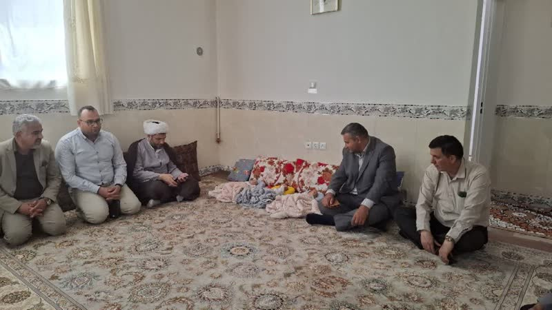 دیدار و تکریم خانواده دارای سه قلو (متولد ۱۴۰۴) به مناسبت هفته ملی جمعیت