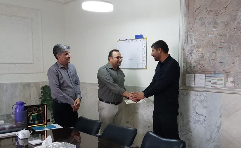 تقدیر از مسئول واحد حراست شبکه بهداشت کمیجان به  مناسبت روز حراست