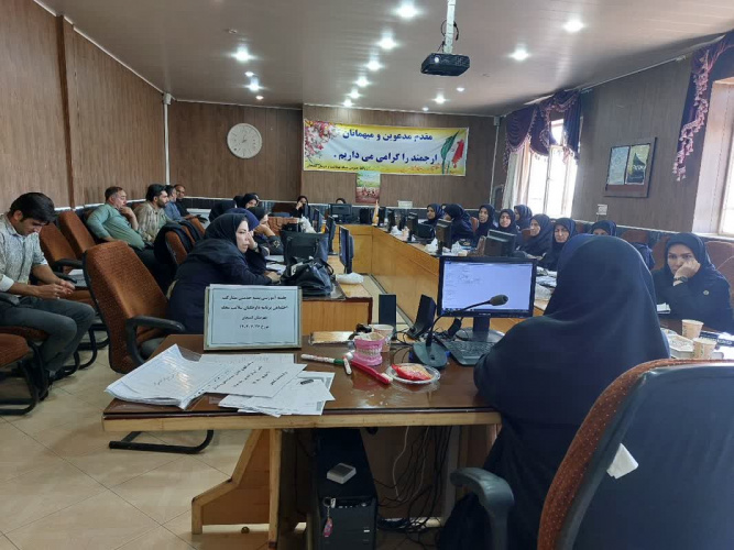 برگزاری کمیته فصلی مربیان داوطلبان سلامت شهرستان کمیجان