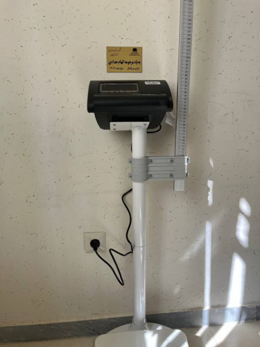 اهدا و نصب دو دستگاه ترازو توسط خیر نیک اندیش سلامت به شبکه بهداشت شهرستان کمیجان