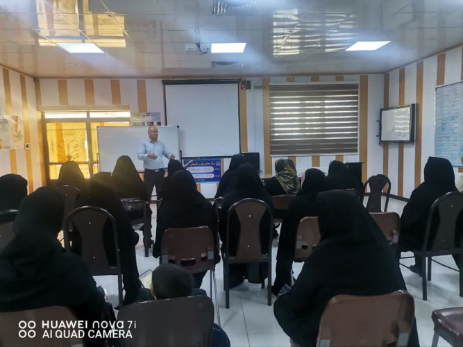 برگزاری جلسه آموزشی مقاومت میکروبی برای داوطلبین سلامت مرکز کمیجان