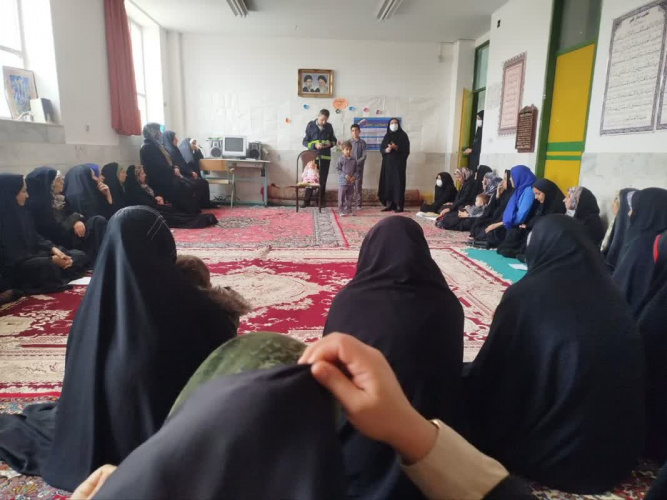 برگزاری جلسه آموزشی احیا و کمک های اولیه ویژه داوطلبین و سفیران سلامت روستای اسفندان