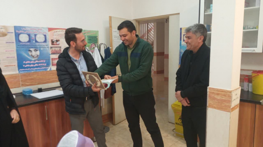 تبریک روز دندانپزشک و تقدیر از همکاران واحد دندانپزشکی مرکز جامع سلامت کمیجان و میلاجرد
