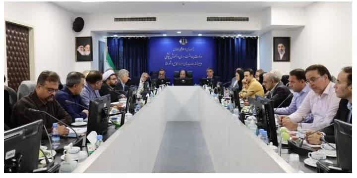 بررسی عملکرد و اولویت‌های دانشگاه علوم پزشکی اراک و دانشکده‌های ساوه و خمین در نشست هیئت امناء