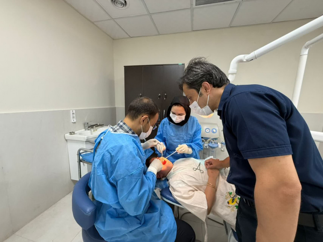 جراحی تخصصی دندان نهفته کودکان توسط دکتر بیانی در کلینیک ویژه دندانپزشکی دانشگاه علوم پزشکی اراک