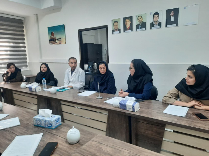 جلسه شورای پژوهشی با حضور ریاست و معاون آموزشی دانشکده دندانپزشکی