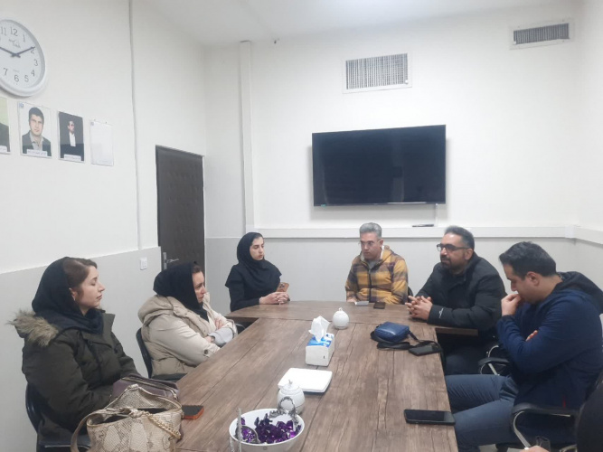 جلسه برگزاری ریاست دانشکده دندانپزشکی دکتر مهدی حیدری زاده با گروه رادیولوژی جهت بر طرف کردن و واگزاری CBCT