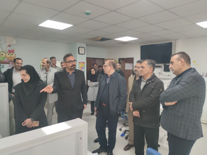 بازدید ریاست محترم  دانشگاه علوم پزشکی و اعضای هیات رئیسه از دانشکده دندانپزشکی