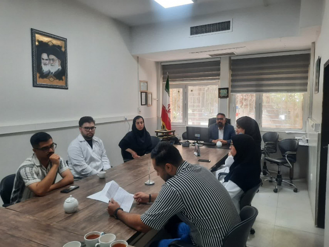 جلسه دکتر حیدری زاده و معاون آموزش با مدیر گروه های  دانشجویان