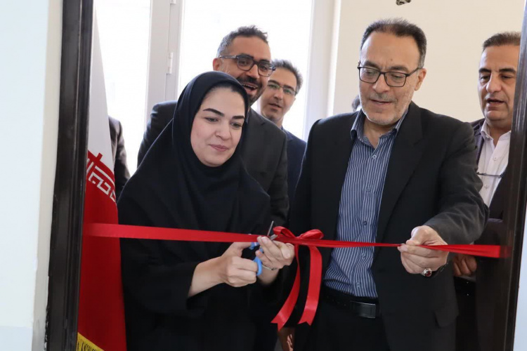 لابراتوار پروتزهای دندانی دانشکده دندانپزشکی دانشگاه علوم پزشکی اراک با حضور دکتر نادرقلی ابراهیمی نماینده مردم اراک، کمیجان و خنداب در مجلس شورای اسلامی، رییس و جمعی از مسئولان دانشگاه و دانشکده افتتاح شد