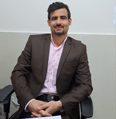 مدیر شبکه بهداشت و درمان شازند