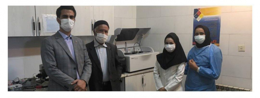 خرید و اهداء یک دستگاه آزمایشگاهی بیوشیمی اتوانالایزر توسط خیرین نیک اندیش جهت مرکز خدمات جامع سلامت نهرمیان