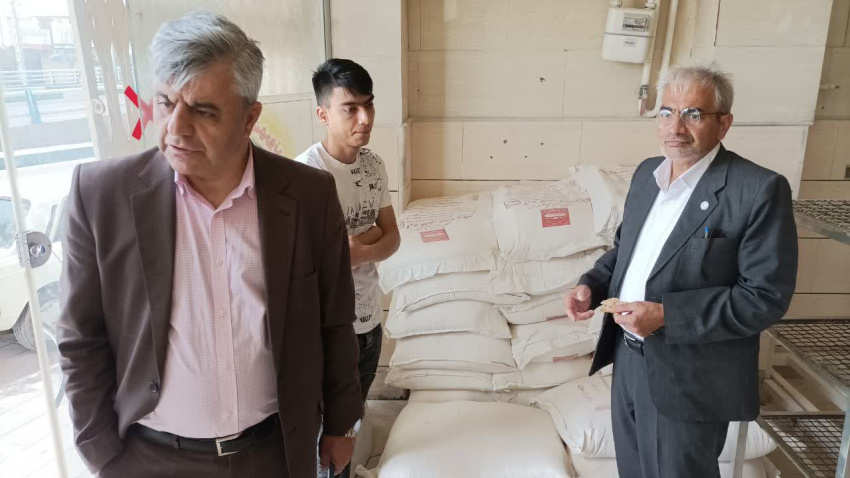 بازدید از یکی از متصدیان پخت نان کامل در شهرستان ساوه