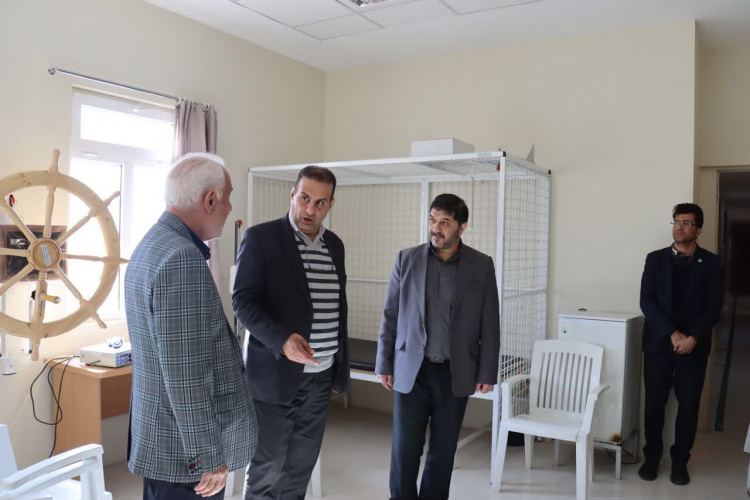 بازدید رئیس دانشگاه علوم پزشکی اراک از مرکز خیریه جامع توانبخشی شبانه‌روزی آفتاب