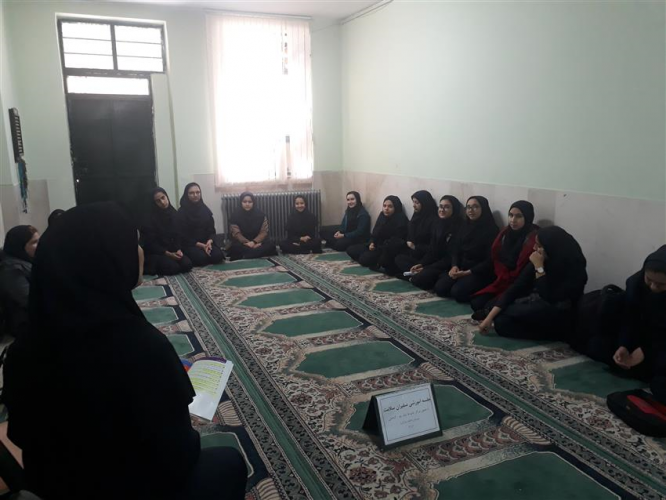 جلسه آموزشی سفیران سلامت دانش آموزی دبیرستان فاطمه زهرا
