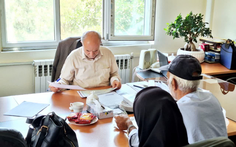 ملاقات مردمی معاون توسعه/  شهروندان مسائل خود را بی واسطه با معاون توسعه دانشگاه علوم پزشکی اراک در میان گذاشتند
