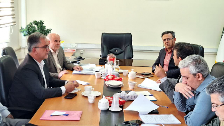 جلسه بررسی وضعیت آسانسورهای بیمارستان حضرت ولیعصر(عج)