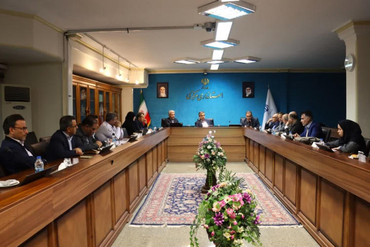 نشست بررسی طرح های عمرانی دانشگاه علوم پزشکی اراک با حضور استاندار مرکزی برگزار شد