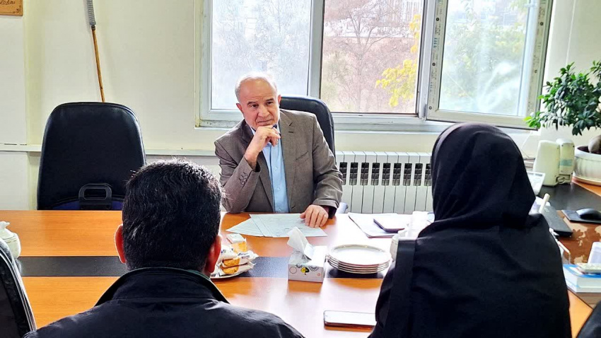 ملاقات مردمی معاون توسعه/  شهروندان مسائل خود را بی واسطه با معاون توسعه دانشگاه علوم پزشکی اراک در میان گذاشتند
