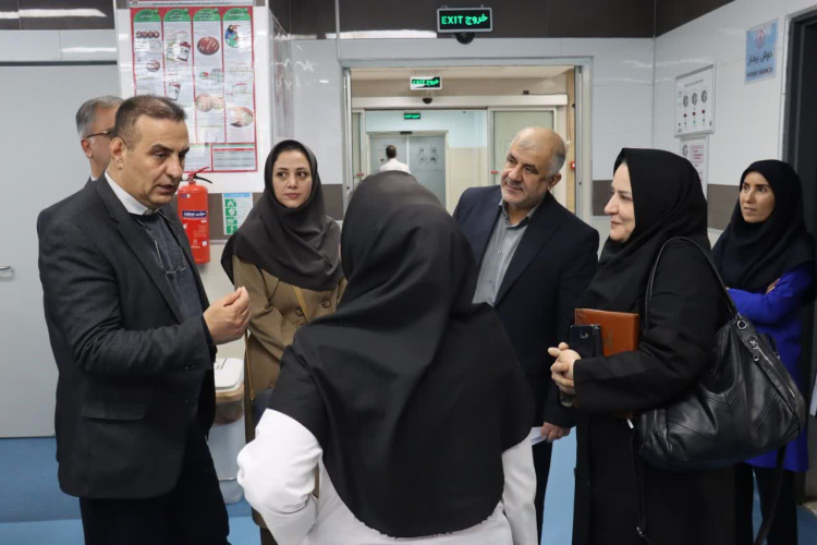 بازدید رئیس دانشگاه علوم پزشکی اراک از بیمارستان حضرت ولیعصر(عج) با تأکید بر ارتقای کیفیت خدمات