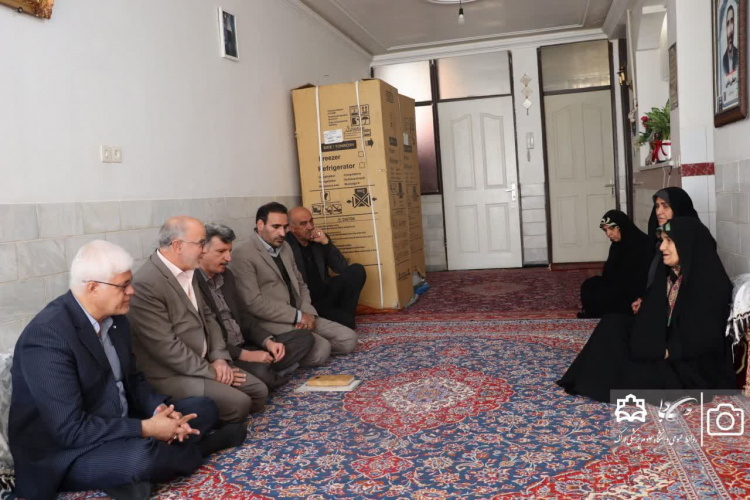 تقدیر از خانواده های شهدا به مناسبت روز تکریم مادران و همسران شهدا