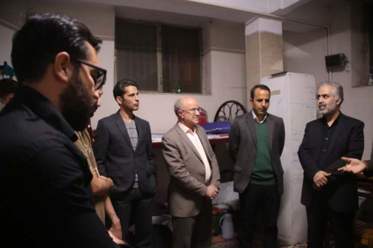 بازدید مسئولان دانشگاه از خوابگاه امام رضا (ع) به مناسبت روز دانشجو