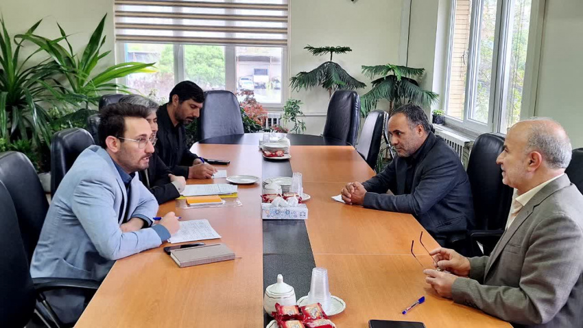 نشست صمیمی معاون توسعه دانشگاه با سرپرست شبکه بهداشت و درمان شهرستان کمیجان