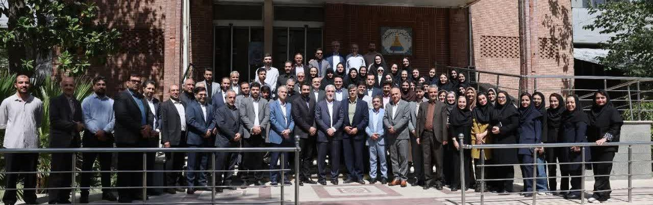 جنگ و تحریم هم نتوانست چرخه تأمین دارو و تجهیزات پزشکی کشور را متوقف کند
