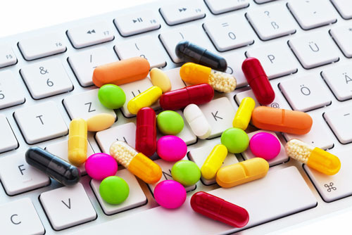 داروخانه مجازی/ تبلیغ و فروش اینترنتی دارو و مکمل ها به صورت ممنوع است