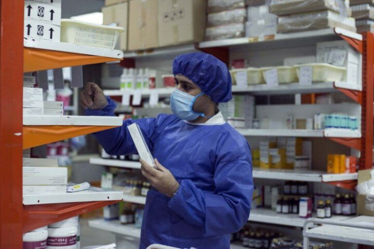 هیچ داروخانه ای در استان مرکزی مجوز فروش اینترنتی دارو را ندارد
