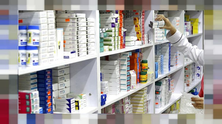 پوشش بیمه برای اصلاح قیمت ۲۵۰ قلم دارو/ نقش سامانه تیتک در جلوگیری از کمبودهای دارویی