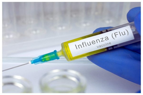 توزیع قطره چکانی واکسن آنفلوانزا در داروخانه های استان مرکزی