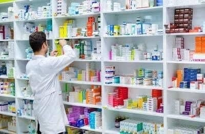 همراهی داروخانهها در جنگ تحسینبرانگیز بود / پیگیری قانونی موارد معدود تخلف